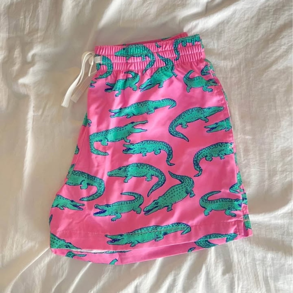 Chubbies Pink Alligator 4” Swim Trunks